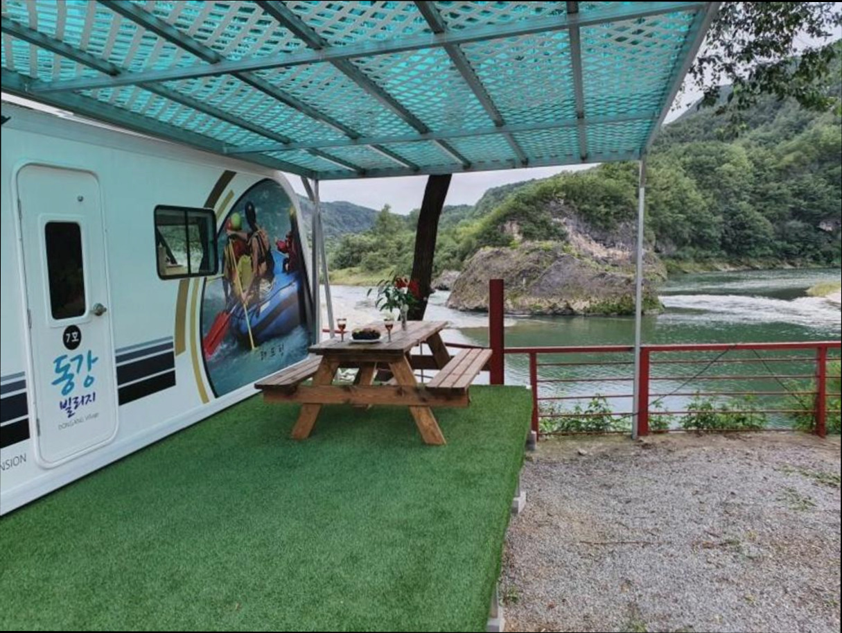 (이미지설명: 영월 동강빌리지카라반 - 주변 관광지 안내사진)