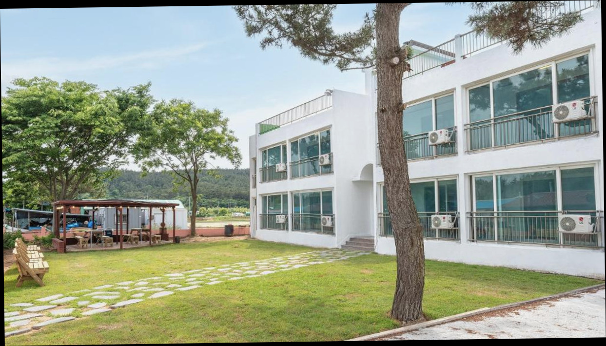 (이미지설명: taean yeonpo haibada pension - 객실 안내사진)