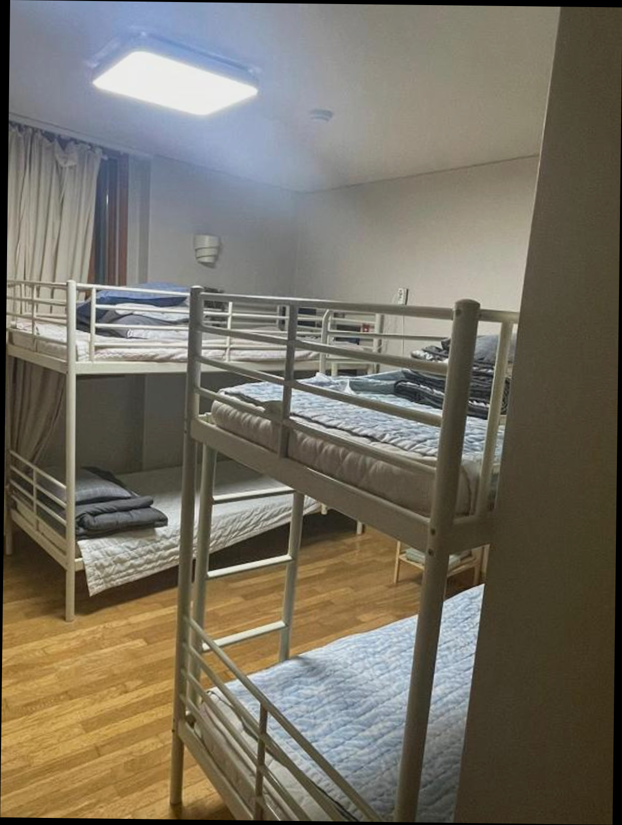 (이미지설명: 한라 게스트하우스 - 객실 안내사진)