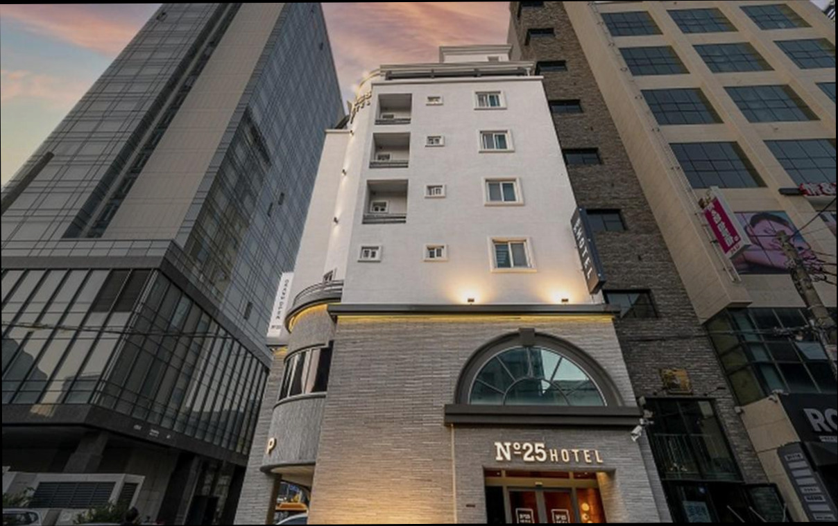 (이미지설명: 넘버25 울산번영로점 - 객실 안내사진)