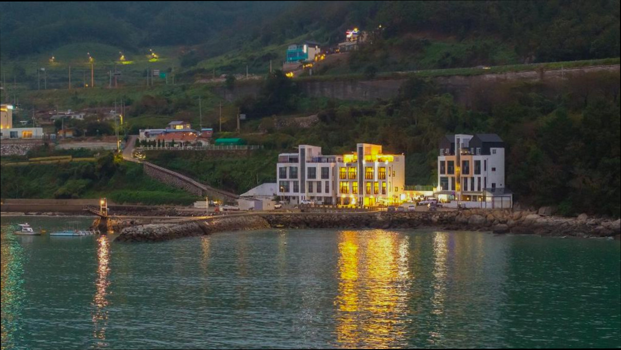 (이미지설명: Yeosu Sorrr Spa Oceanview Pension - 호텔 둘러보기 안내사진)