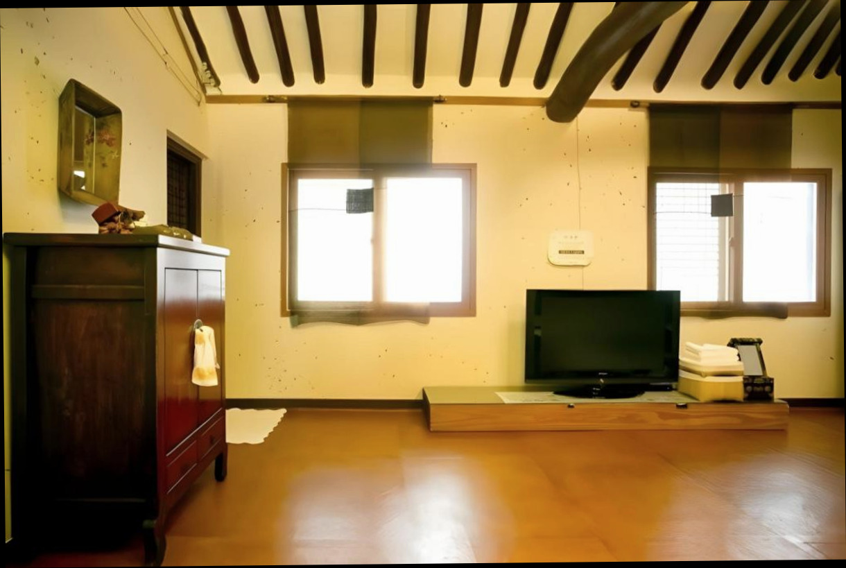 (이미지설명: 이화고택 - 호텔 둘러보기 안내사진)