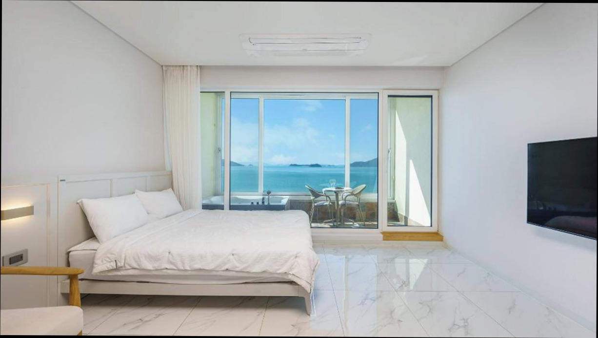 (이미지설명: Yeosu Stay Raonpine Spa Pension - 객실 상세 리뷰 안내사진)