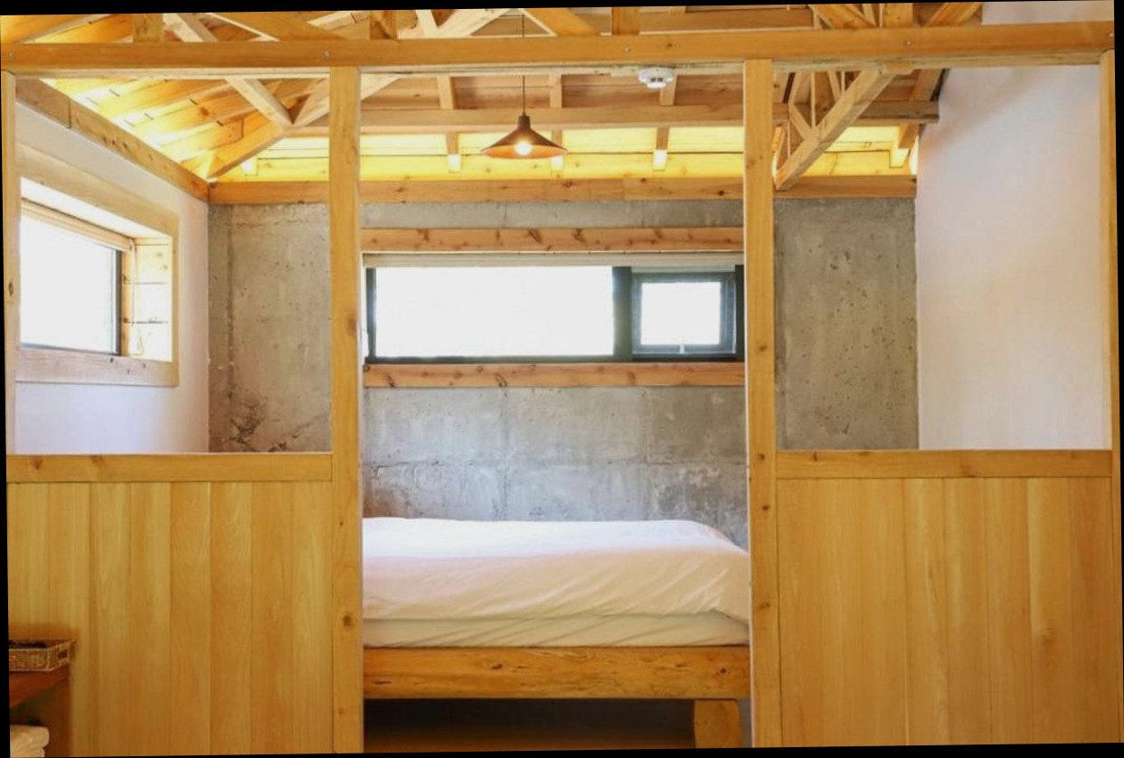 (이미지설명: 애월 조끄띠 - 객실 상세 리뷰: 포근함이 느껴지는 공간🏠 안내사진)