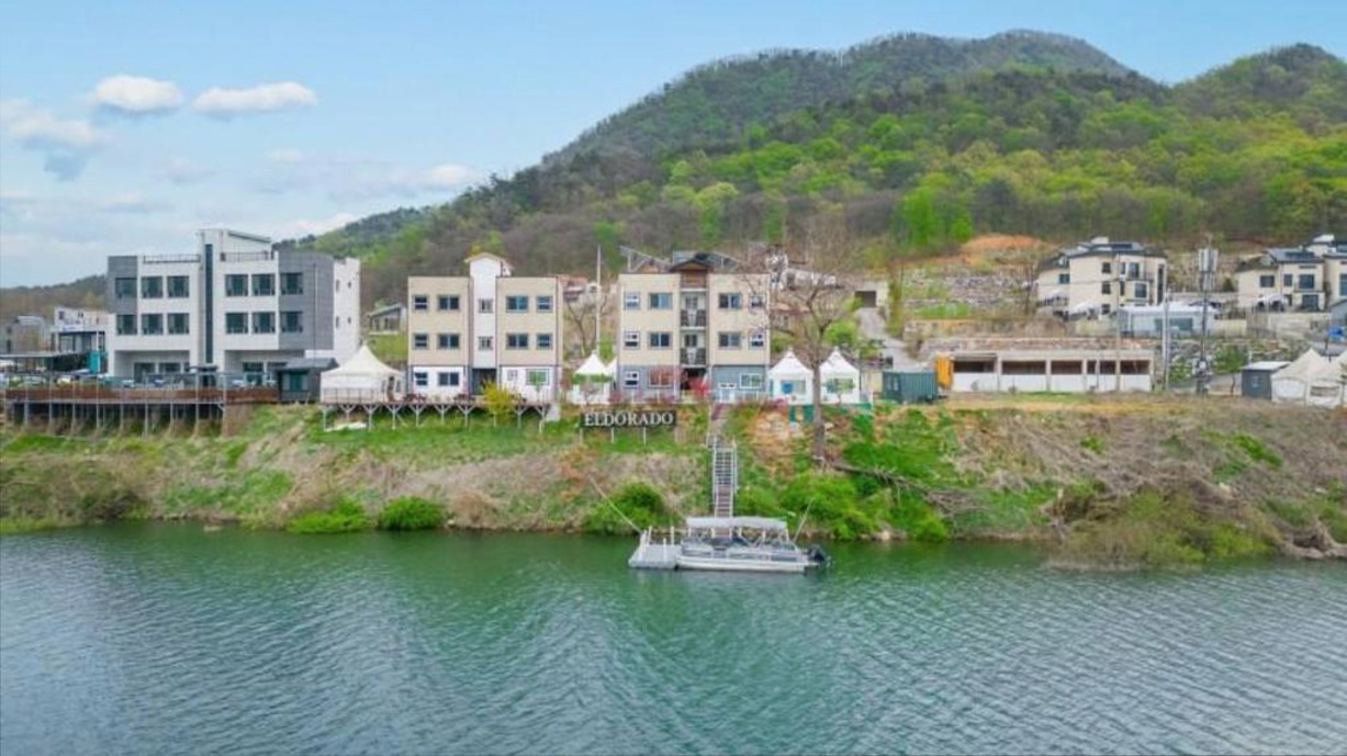 (이미지설명: 춘천 엘도라도 펜션 - 객실 상세 리뷰 안내사진)