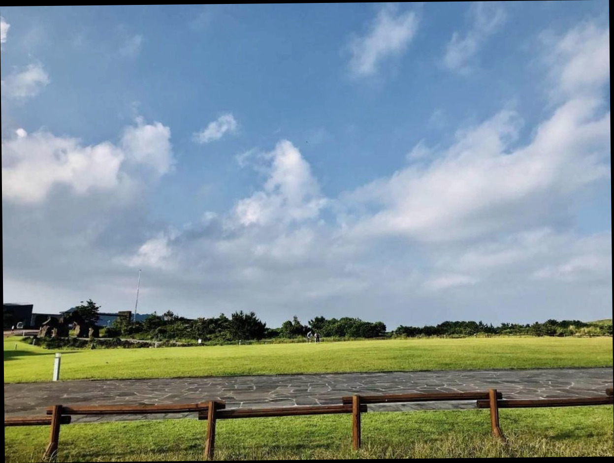 (이미지설명: 성산의 아파트먼트 (165m², 침실 3개, 프라이빗 욕실 3개) - 주변 관광지: 볼거리, 먹거리가 가득한 성산! 😋 안내사진)