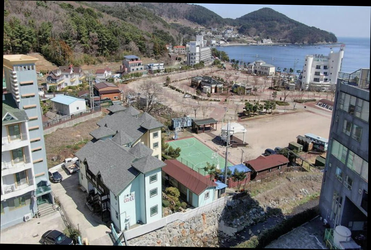 (이미지설명: 푸조와곰솔 A동 - 객실 상세 리뷰 안내사진)