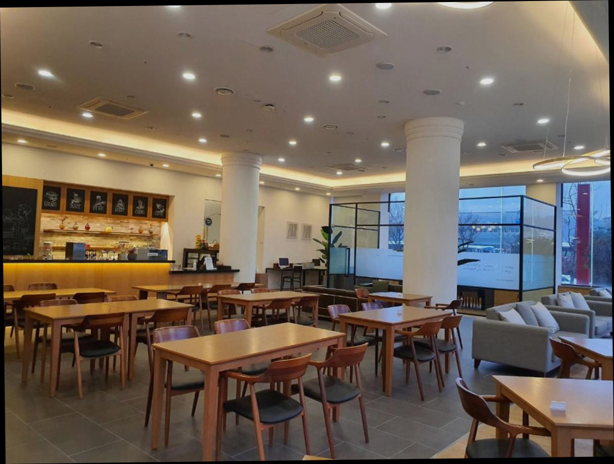 (이미지설명: 크라운호텔 창원 - 편의시설 및 서비스 안내사진)