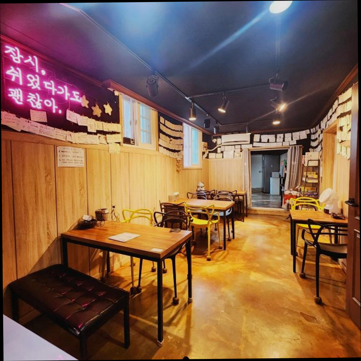 (이미지설명: 전주 한옥 마을 여별 게스트하우스 - 주변 관광지 안내사진)