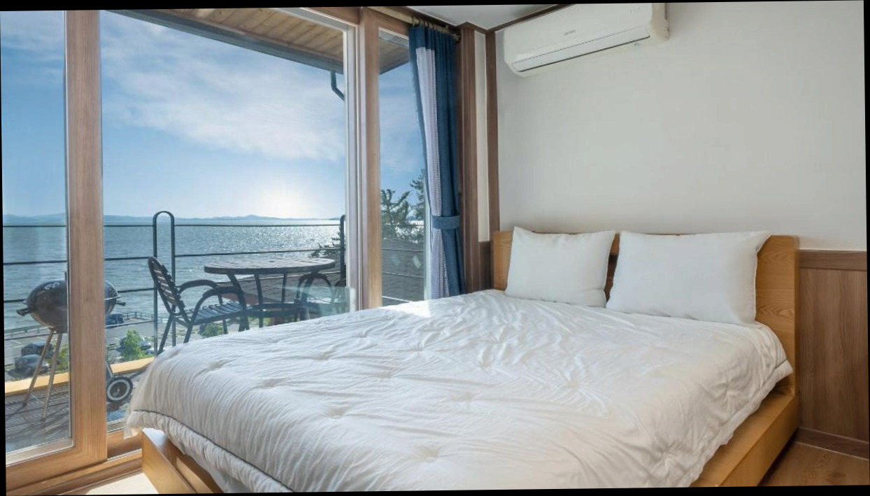 (이미지설명: Yeosu Eoneumeosjinnal Pension - 예약 꿀팁 안내사진)