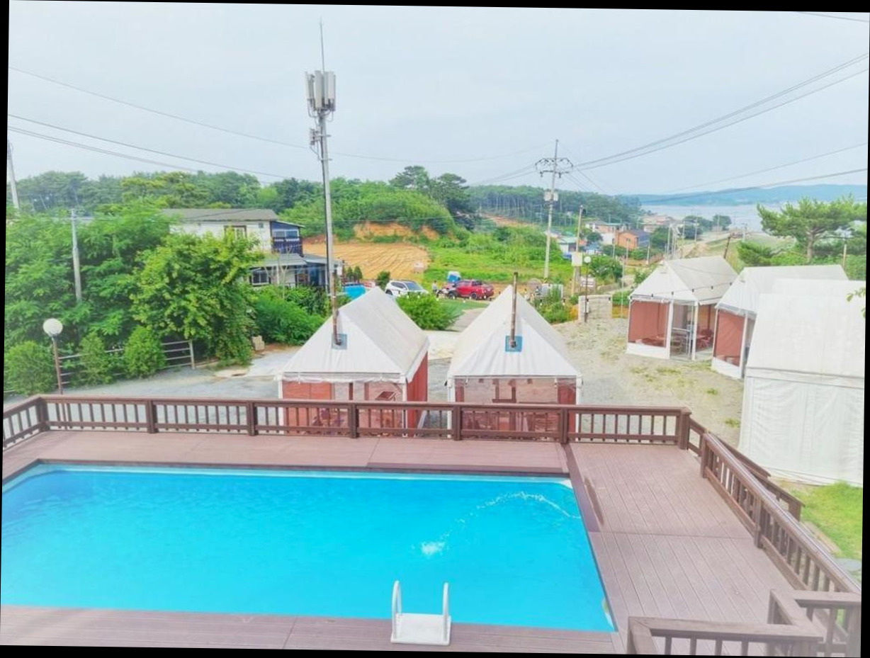 (이미지설명: 캠핑 더하기 펜션 - 예약 꿀팁 안내사진)