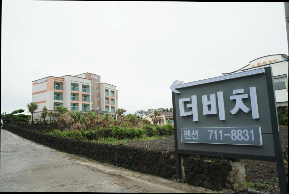 (이미지설명: 제주 더비치펜션 - 갤러리 안내사진)