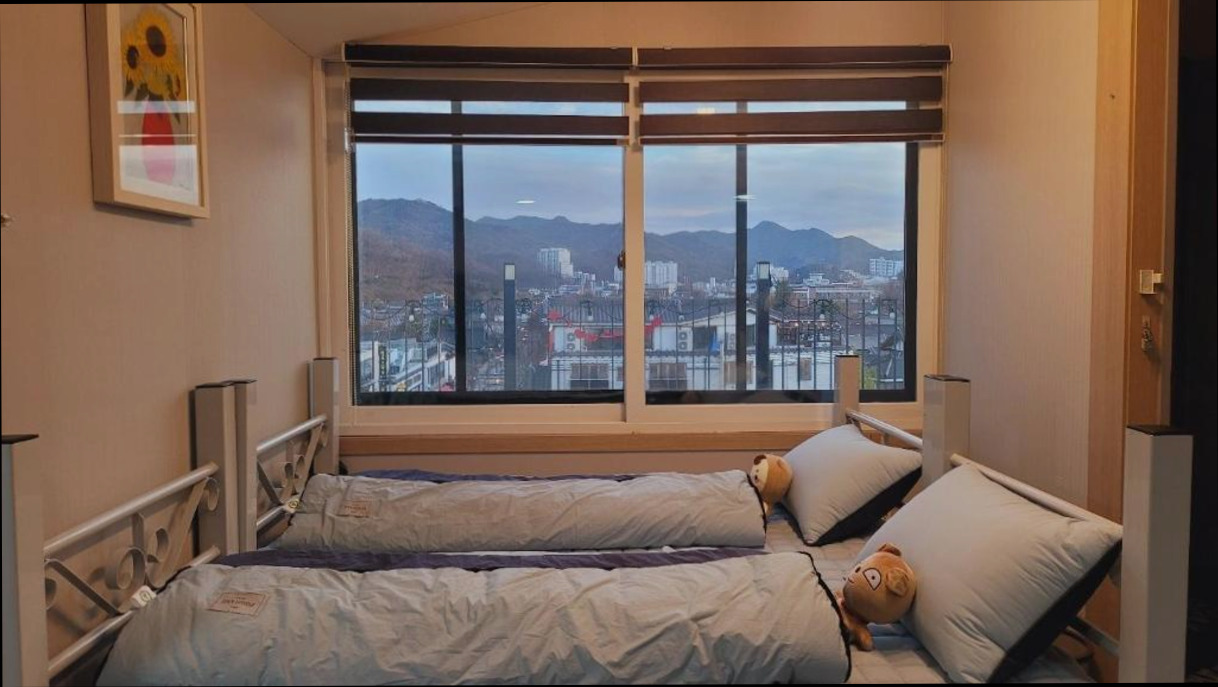 (이미지설명: 전주 한옥마을 웨이 - 갤러리 안내사진)