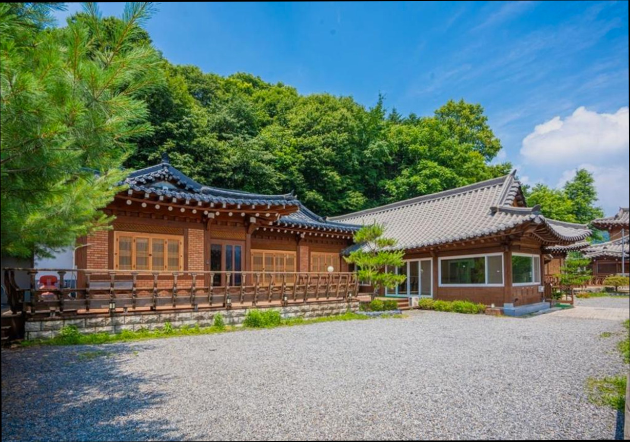 (이미지설명: 예직 한옥 펜션 - 갤러리 안내사진)