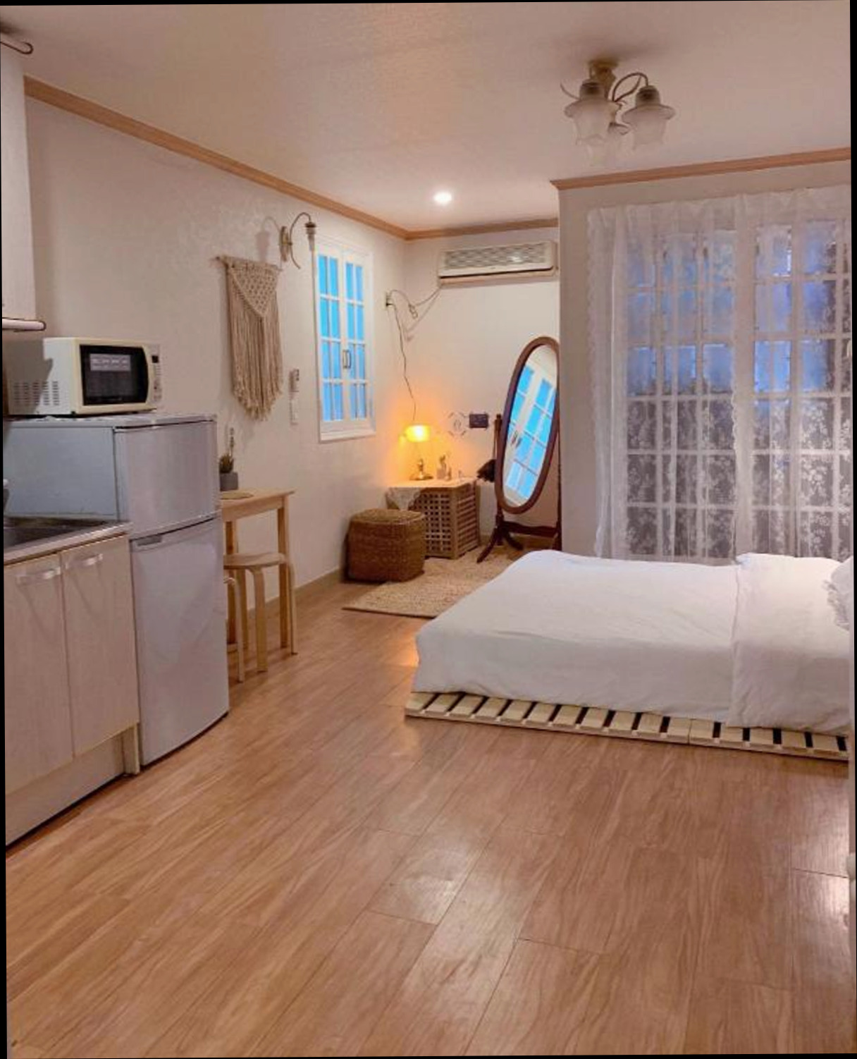 (이미지설명: 홍대의 스튜디오 아파트먼트 (25m², 프라이빗 욕실 1개) - 갤러리 안내사진)