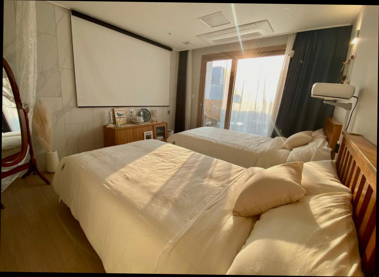 (이미지설명: Morning Madrid 모닝마드리드 - 객실 상세 리뷰 안내사진)