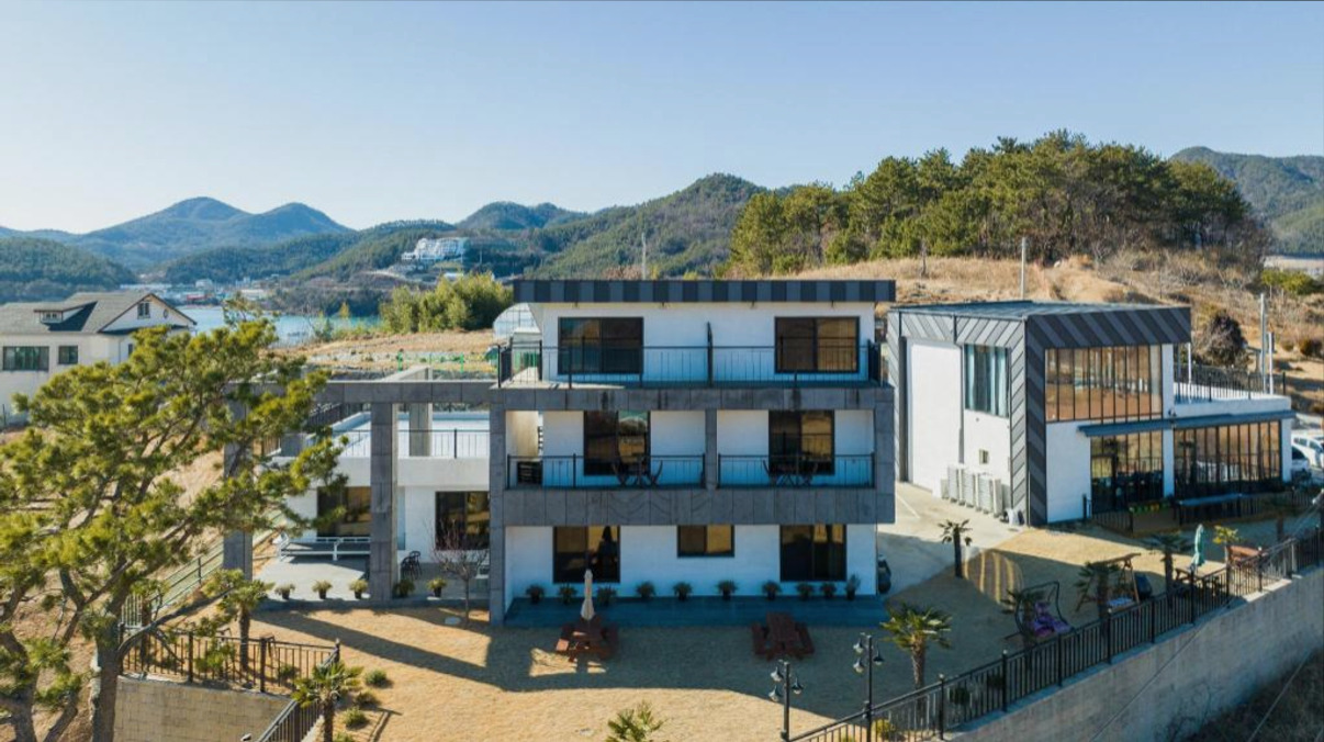 (이미지설명: 시크릿가든 펜션 - 객실 상세 리뷰 안내사진)