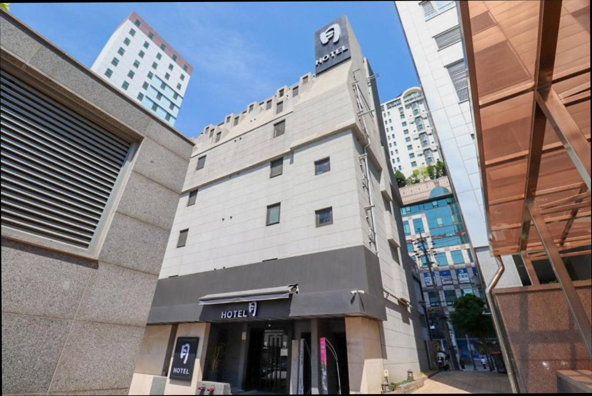 (이미지설명: 월 호텔 - 편의시설 및 서비스 안내사진)