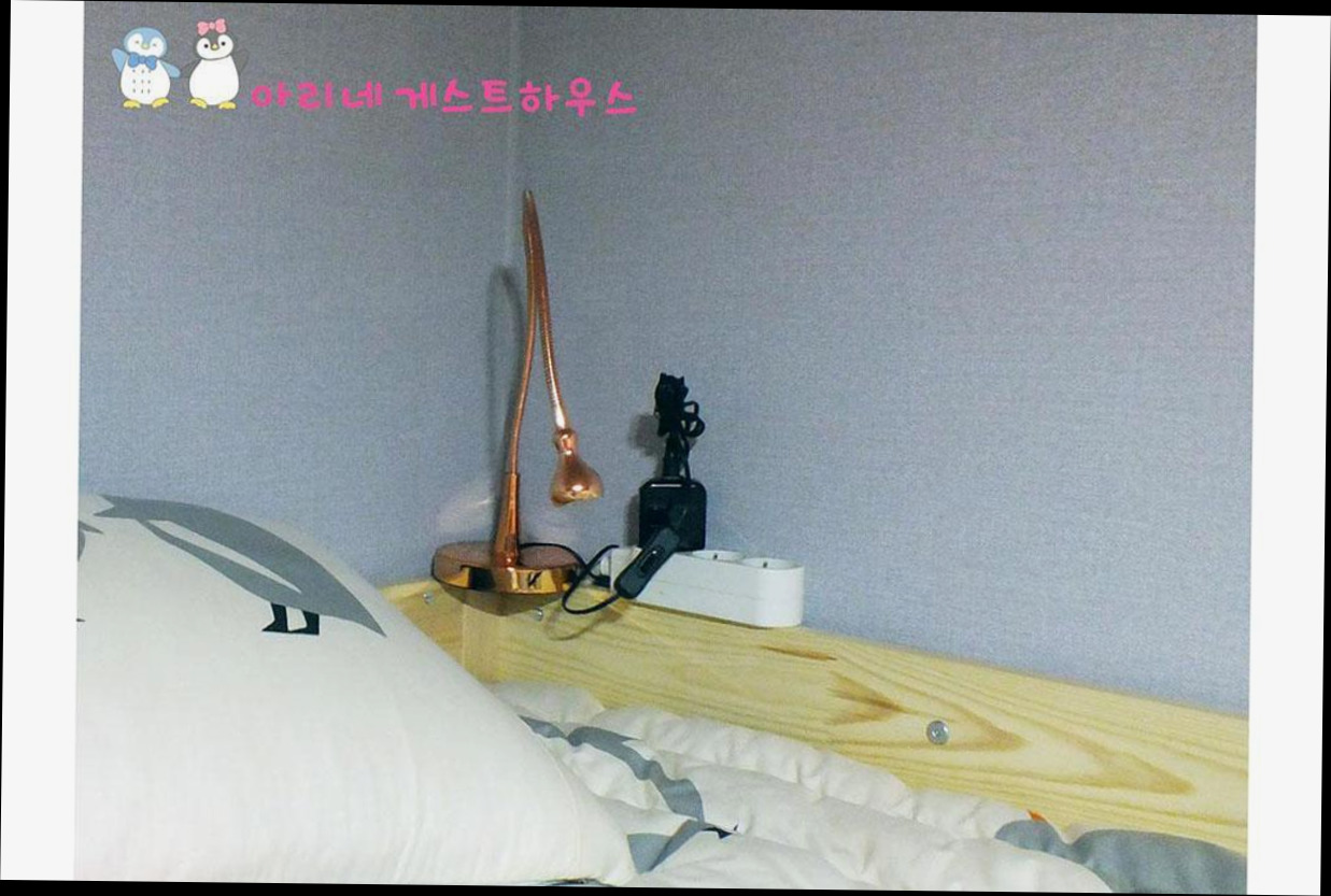 (이미지설명: 아리네 게스트하우스 - 갤러리 안내사진)