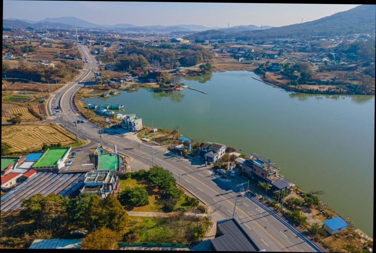 (이미지설명: 강가에 펜션 - 갤러리 안내사진)
