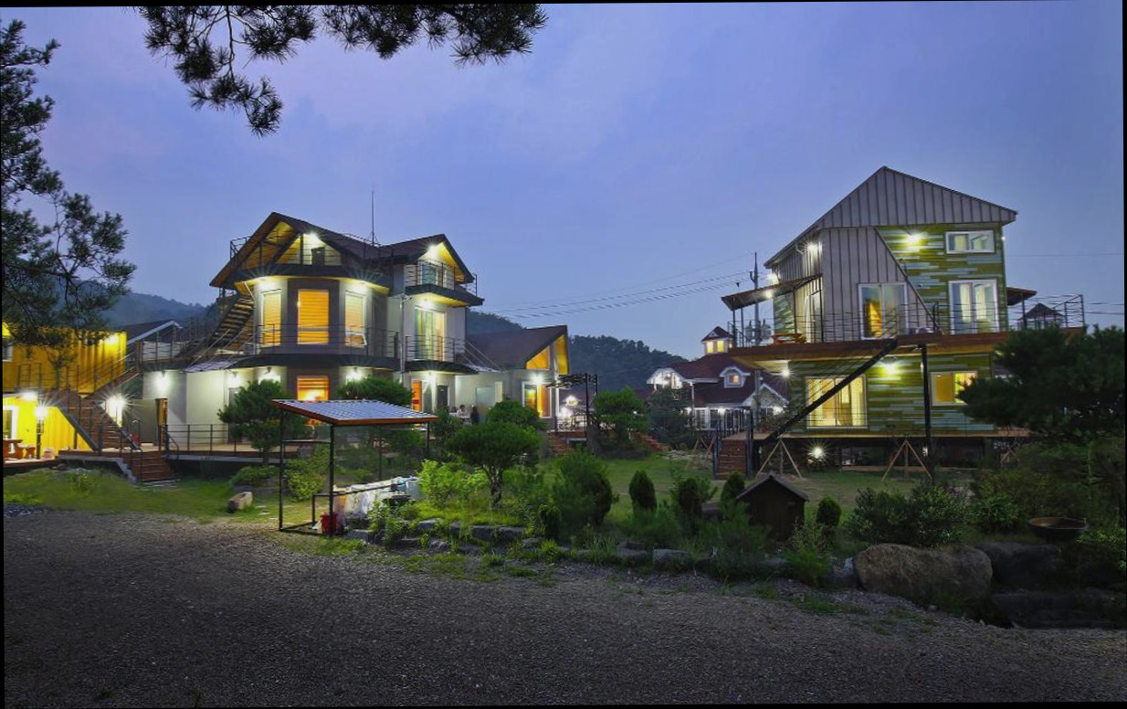 (이미지설명: 경주 라팡시옹 펜션 - 갤러리 안내사진)