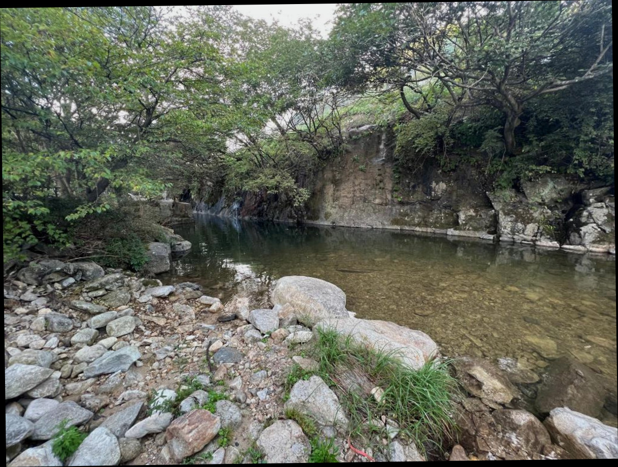 (이미지설명: 지곡면의 방갈로 (34m², 침실 1개, 프라이빗 욕실 1개) - 객실 안내사진)