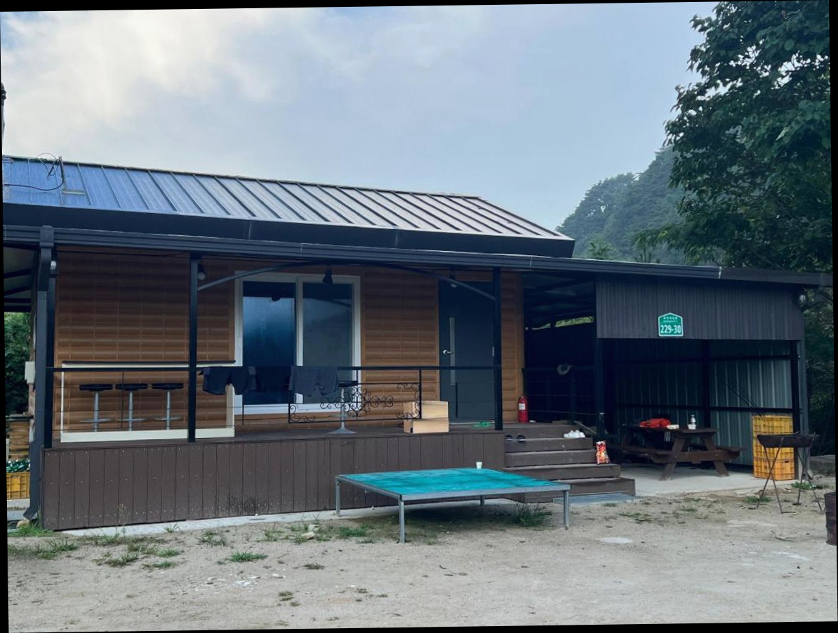 (이미지설명: 지곡면의 방갈로 (34m², 침실 1개, 프라이빗 욕실 1개) - 호텔 둘러보기 안내사진)