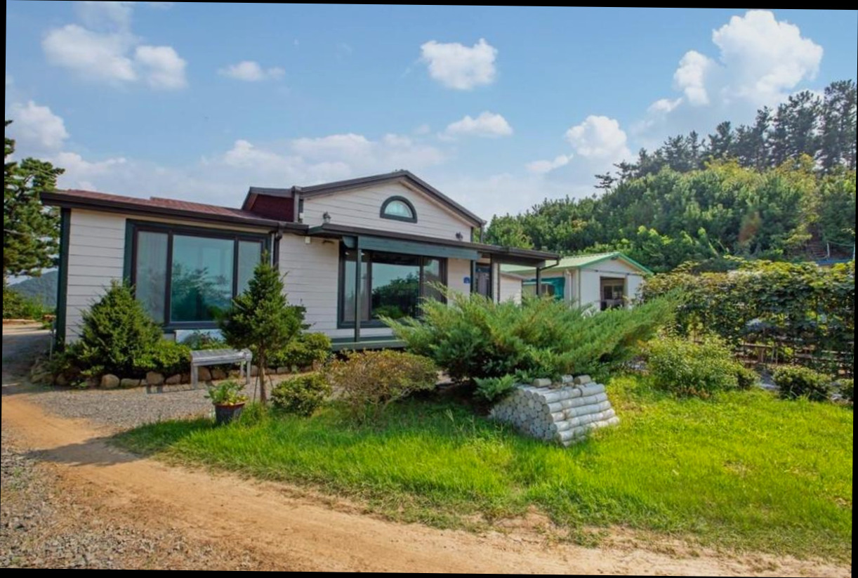 (이미지설명: 서산 해양정원 펜션 - 주변 관광지: 서산의 매력에 푹 빠지다! 🌷 안내사진)