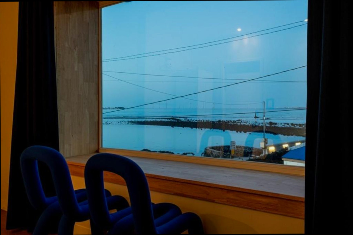 (이미지설명: 오롯 바이 에퀴녹스 - 갤러리 안내사진)