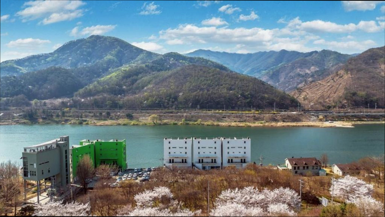 (이미지설명: 리버 웨이브 풀빌라 - 갤러리 안내사진)