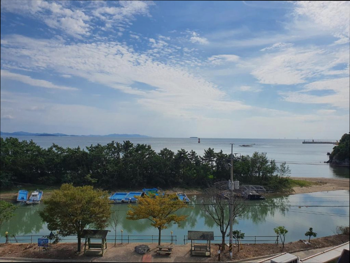 (이미지설명: 변산반도 동진 캐슬 펜션 - 갤러리 안내사진)