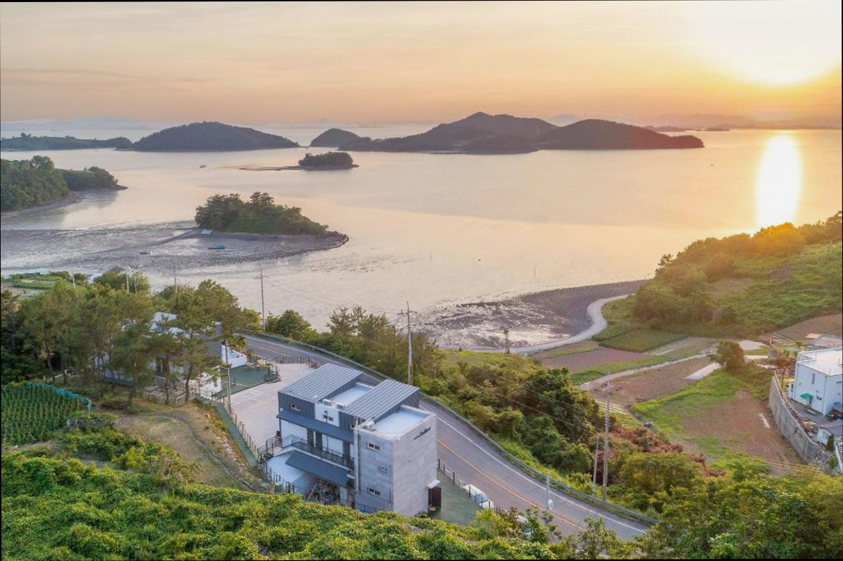 (이미지설명: 더 설렘 온수수영장 펜션 - 객실 상세 리뷰 안내사진)