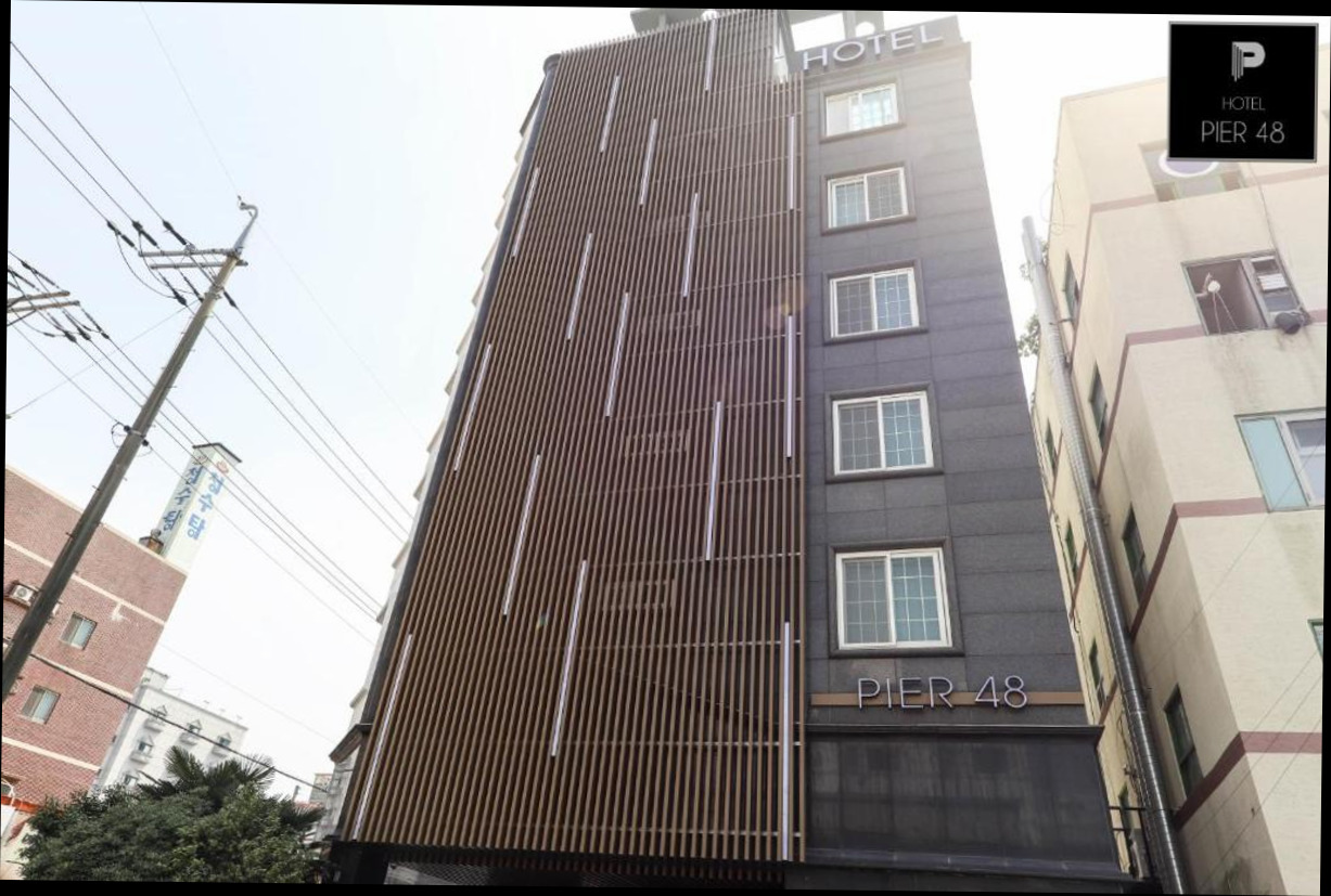 (이미지설명: Hotel Pier48 - 갤러리 안내사진)