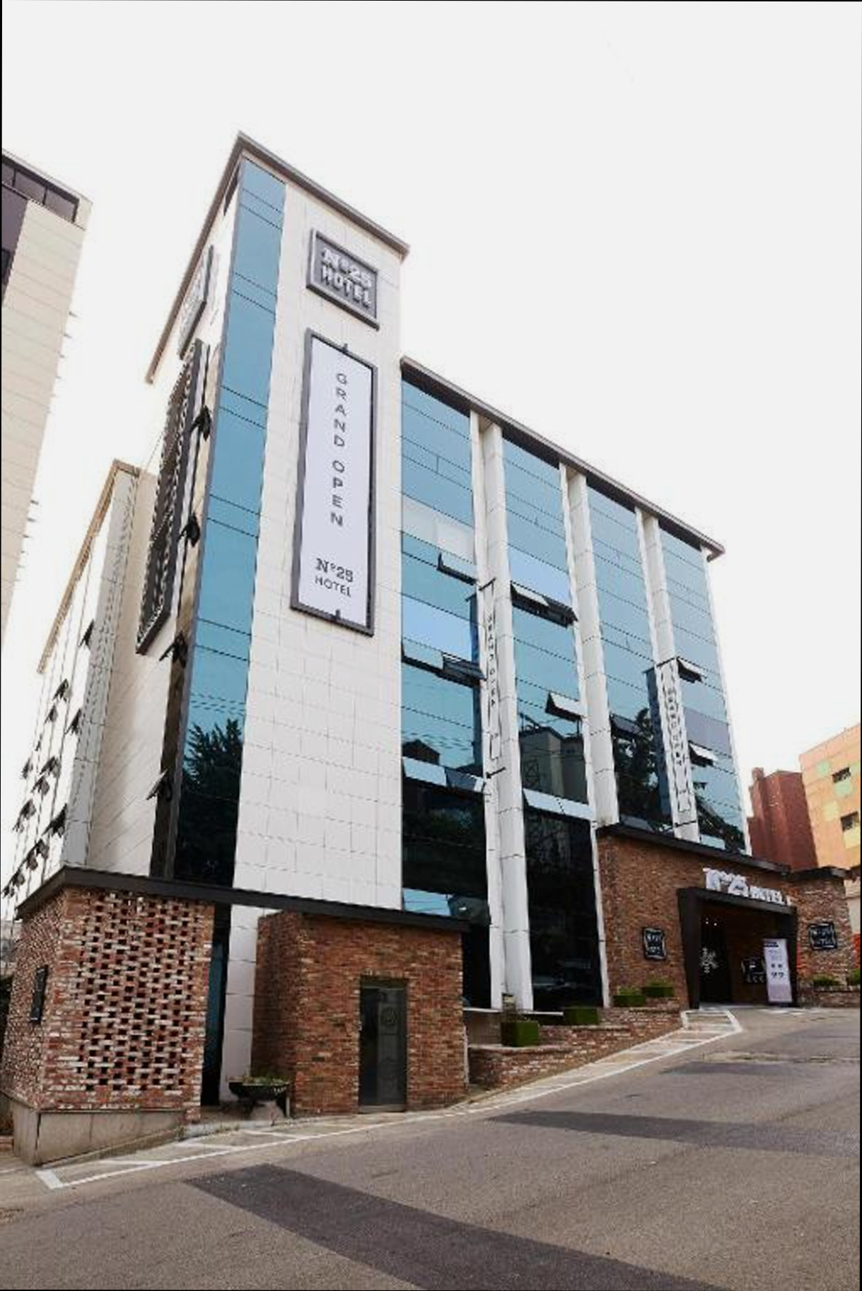 (이미지설명: 넘버25 호텔 인천 송도 - 갤러리 안내사진)
